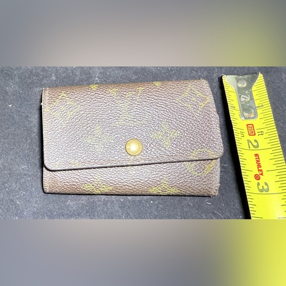 Louis Vuitton Brown Monogram Key Holder - Picture 11 of 12